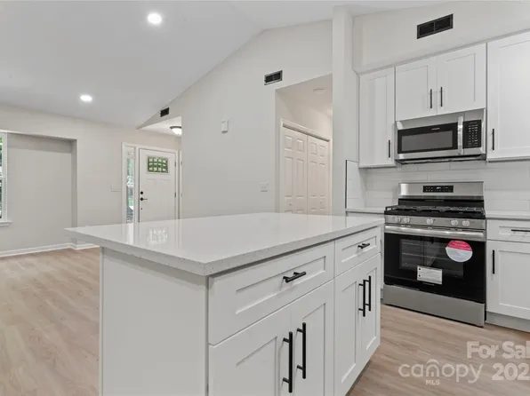 5534 Great Wagon Rd, Charlotte, NC 28215