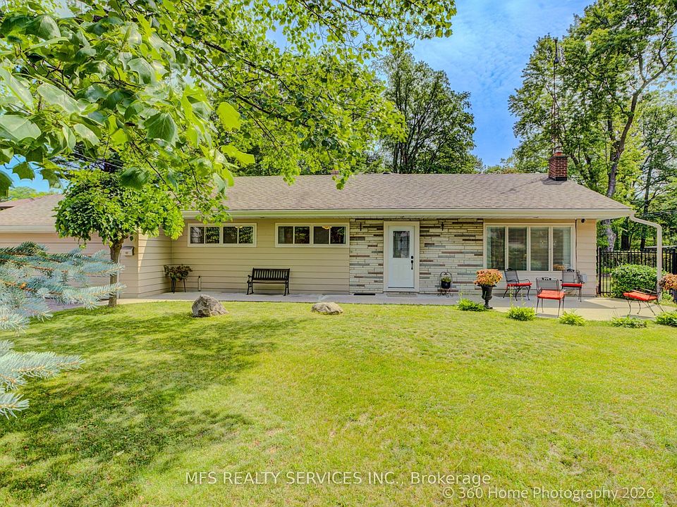 1st image of 47 Deep Dene Dr