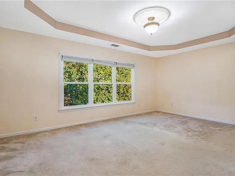 11380 Crossington Rd — Photo 17