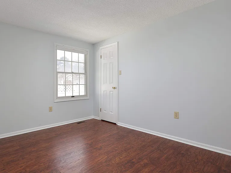 16 Pine Tree Ln — Photo 6