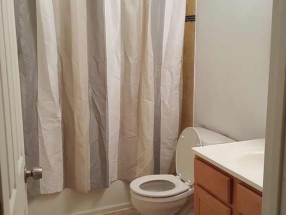 5th image of 5944 S King Dr Unit 1E