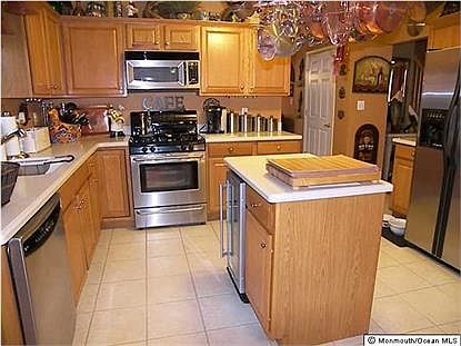 4th image of 209 Folsom Dr