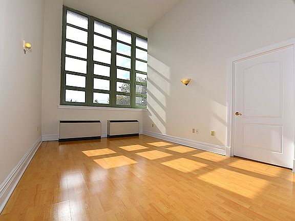 3rd image of 1919 24th Ave APT L203