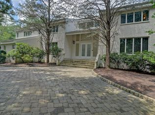 17 Evan Dr, Morganville, NJ 07751