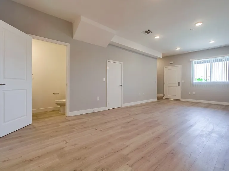 (Ar/Ji/Yo:B) 10960 Ratner Street — Photo 23