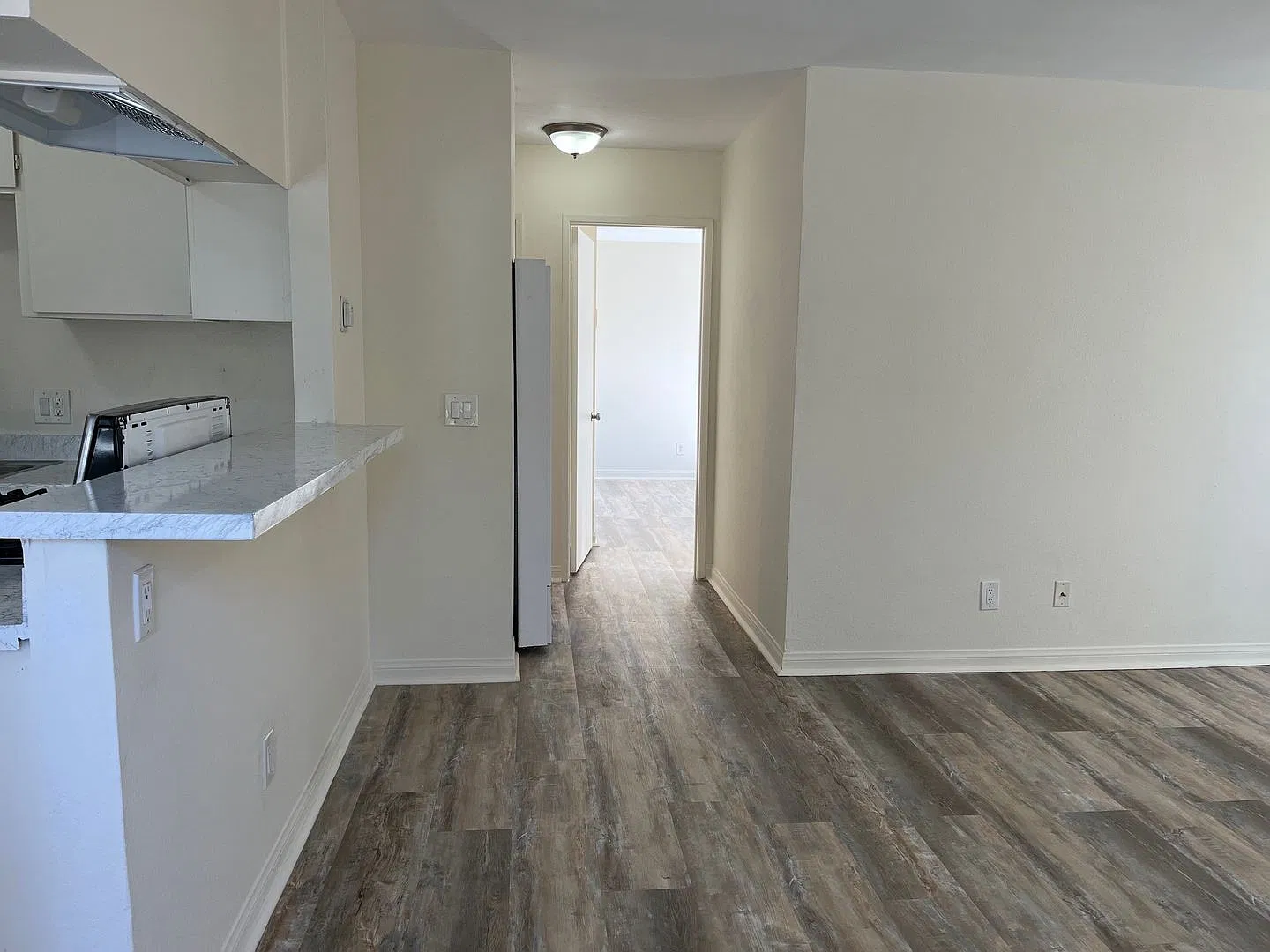 2br/2ba apartment home located in East San Diego with one parking spot — Photo 3