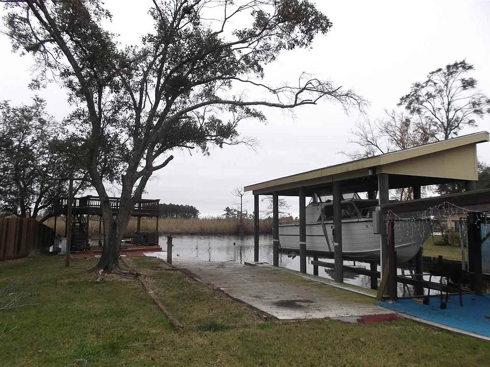 2nd image of 3841 Carpenter Cir
