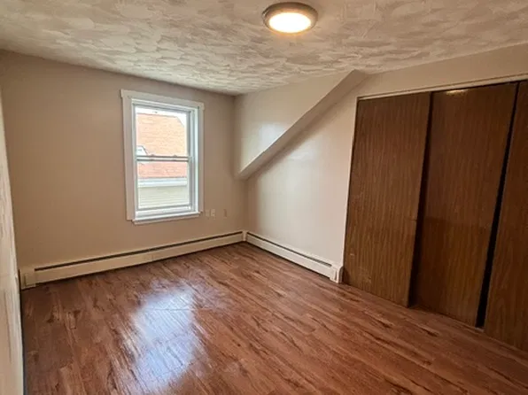 31 Parker St, Central Falls, RI 02863