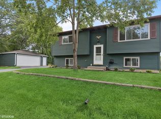 804 Ridgewood Dr, Round Lake, IL 60073