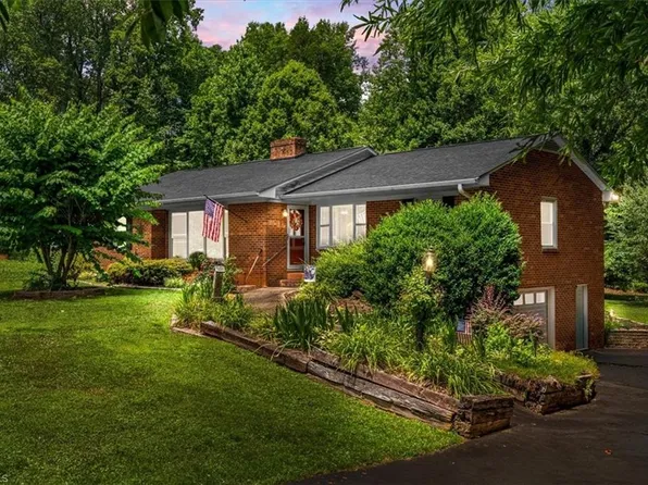 262 Shady Grove Ln, Winston Salem, NC 27107