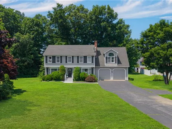 9 Pheasant Run Rd, North Smithfield, RI 02896