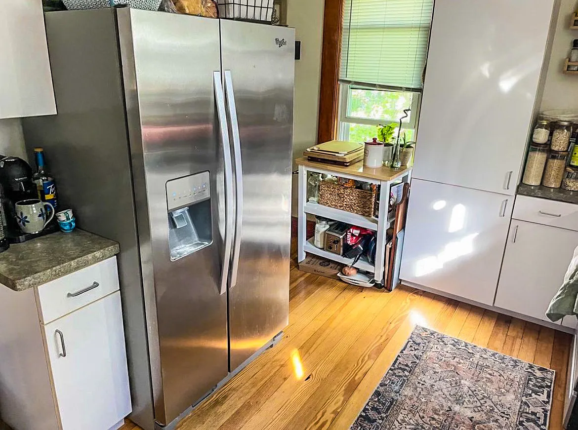 3 bed, 1200 sqft, $2,100 — Photo 3
