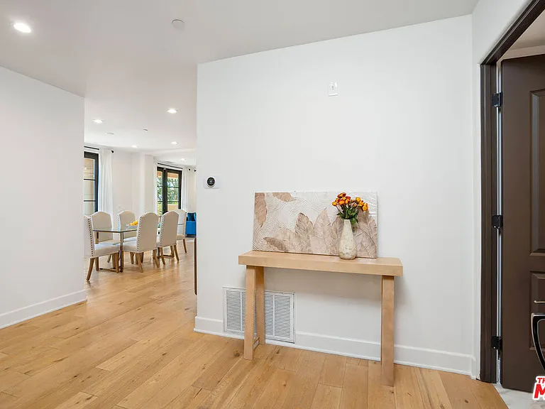10523 Ashton Ave #301 — Photo 5