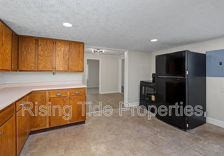 1607 Montgomery Ave — Photo 20