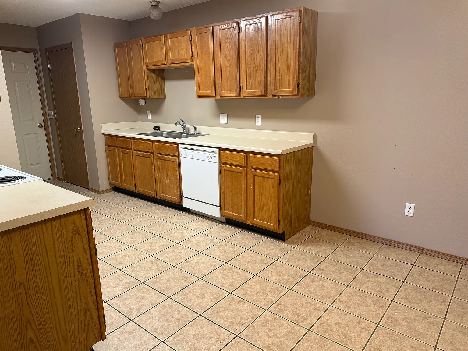 3 bed, 1500 sqft, $1,450 — Photo 3