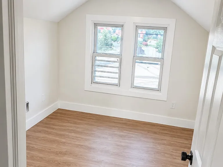 352 Bergen St #2 — Photo 4