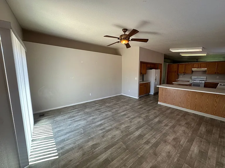 17878 Empire Ct — Photo 7