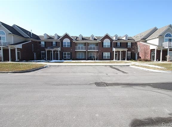 3rd image of 27008 Carrington Pl