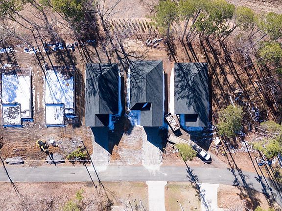 4th image of 18 Dianes Loop