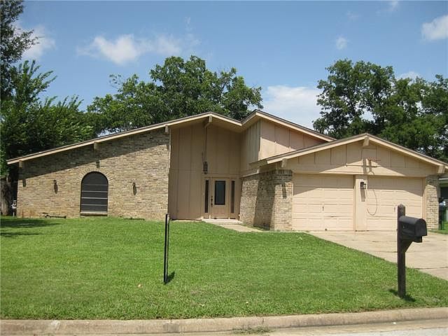 1st image of 2121 Shady Grove Dr