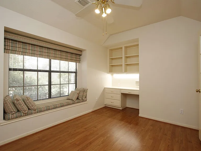 13618 Shadow Falls Ct — Photo 24