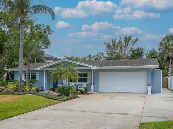111 Carlyle Dr, Palm Harbor, FL 34683