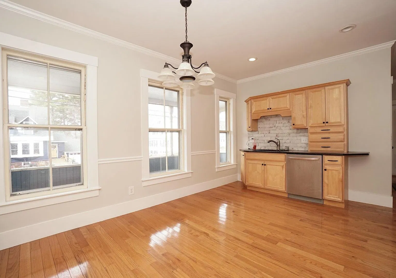 53 Gale Avenue — Photo 2