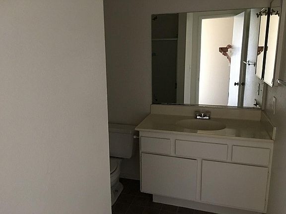 5th image of 1129 Willow Tree Dr Floor 2