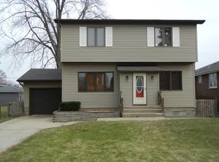 10525 S 83rd Ave, Palos Hills, IL 60465