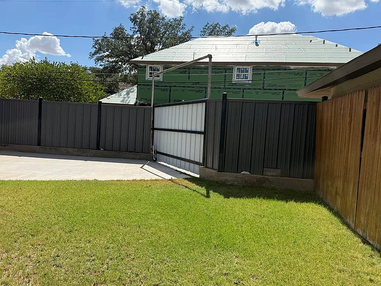 1616 W Dengar Ave — Photo 19