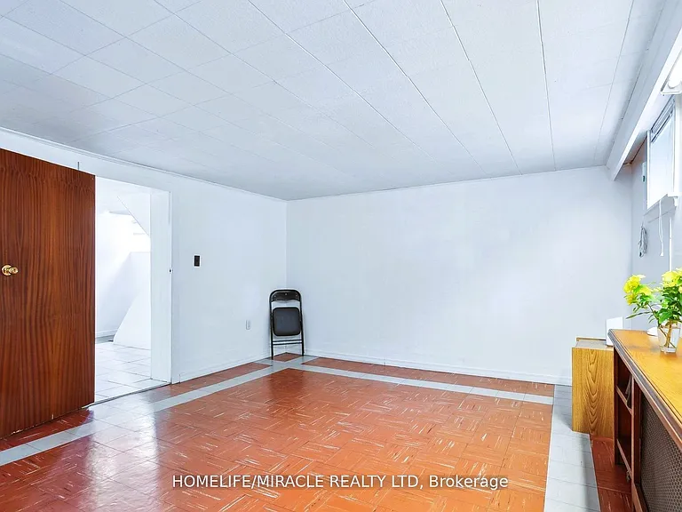 978 Pharmacy Ave #BASEMENT — Photo 10