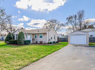 510 S McHenry Ave, Crystal Lake, IL 60014