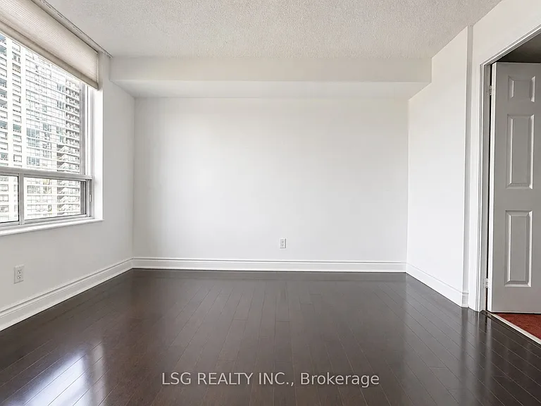 78 Harrison Garden Blvd #1209 — Photo 20