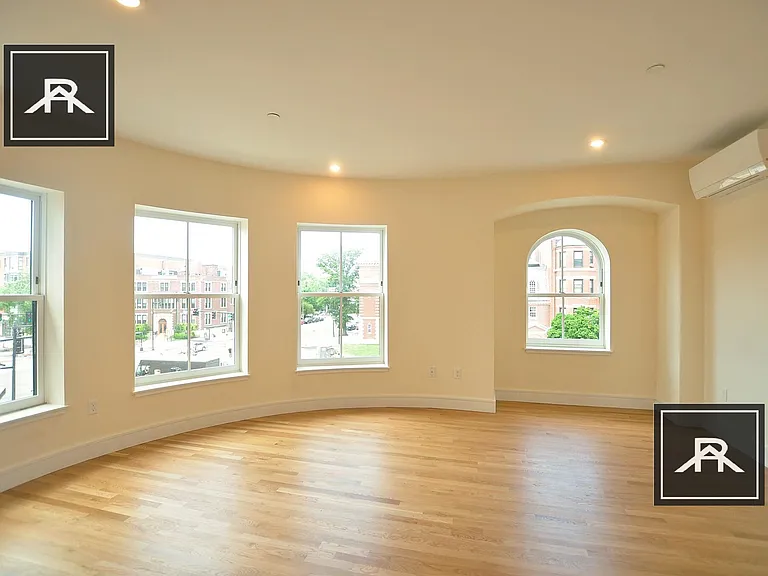 879 Beacon St #7 — Photo 6