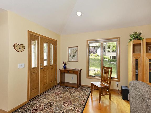 2nd image of 1221 W Sherman AVENUE