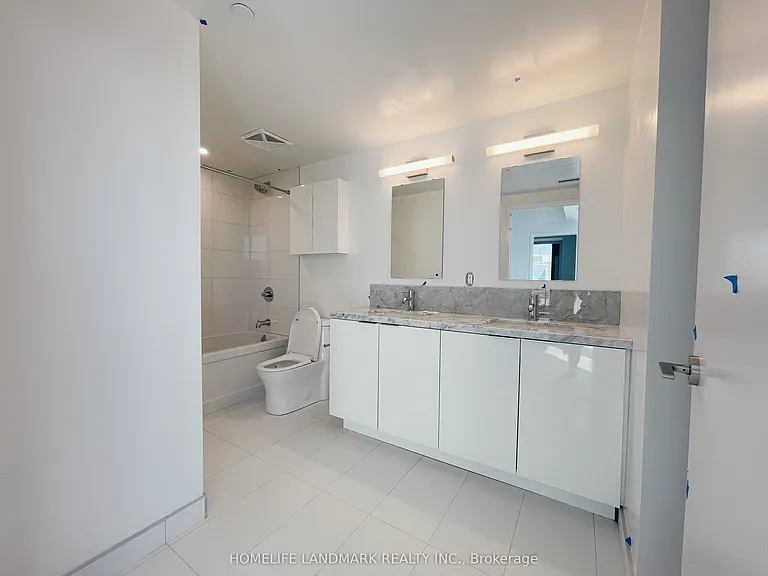 238 Simcoe St #2009 — Photo 5