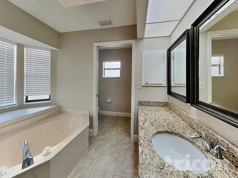 488 Northview St — Photo 7