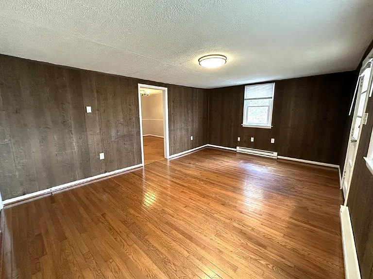 2828 Cedarhurst Rd #B — Photo 4