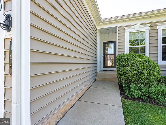 5th image of 194 Castle Hill Dr