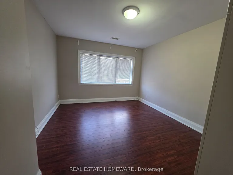 425 Queen St E #A — Photo 11