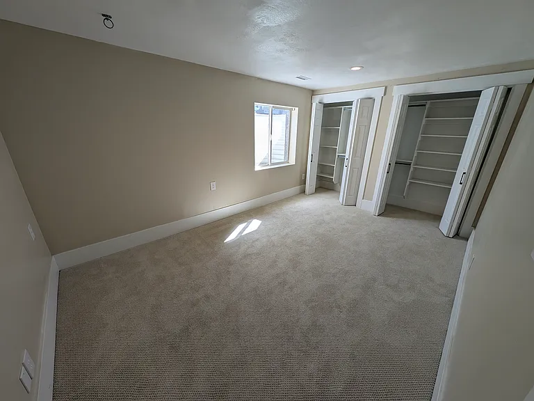 8743 N Franklin Dr — Photo 47