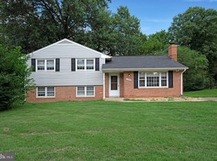 14920 Carlbern Dr, Centreville, VA 20120