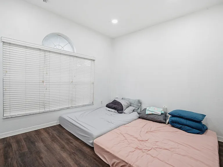9821 Jasmine Brook Cir — Photo 16