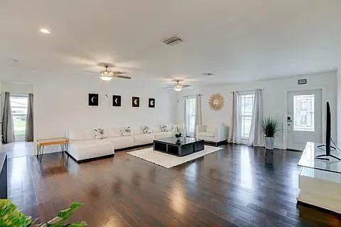 Building Photo - 3170 NW 68th Ct