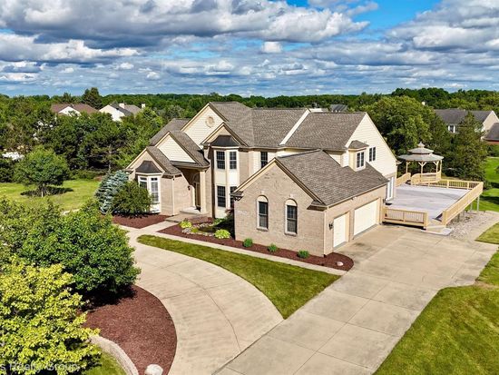 51249 Plymouth Valley Dr, Plymouth, MI 48170