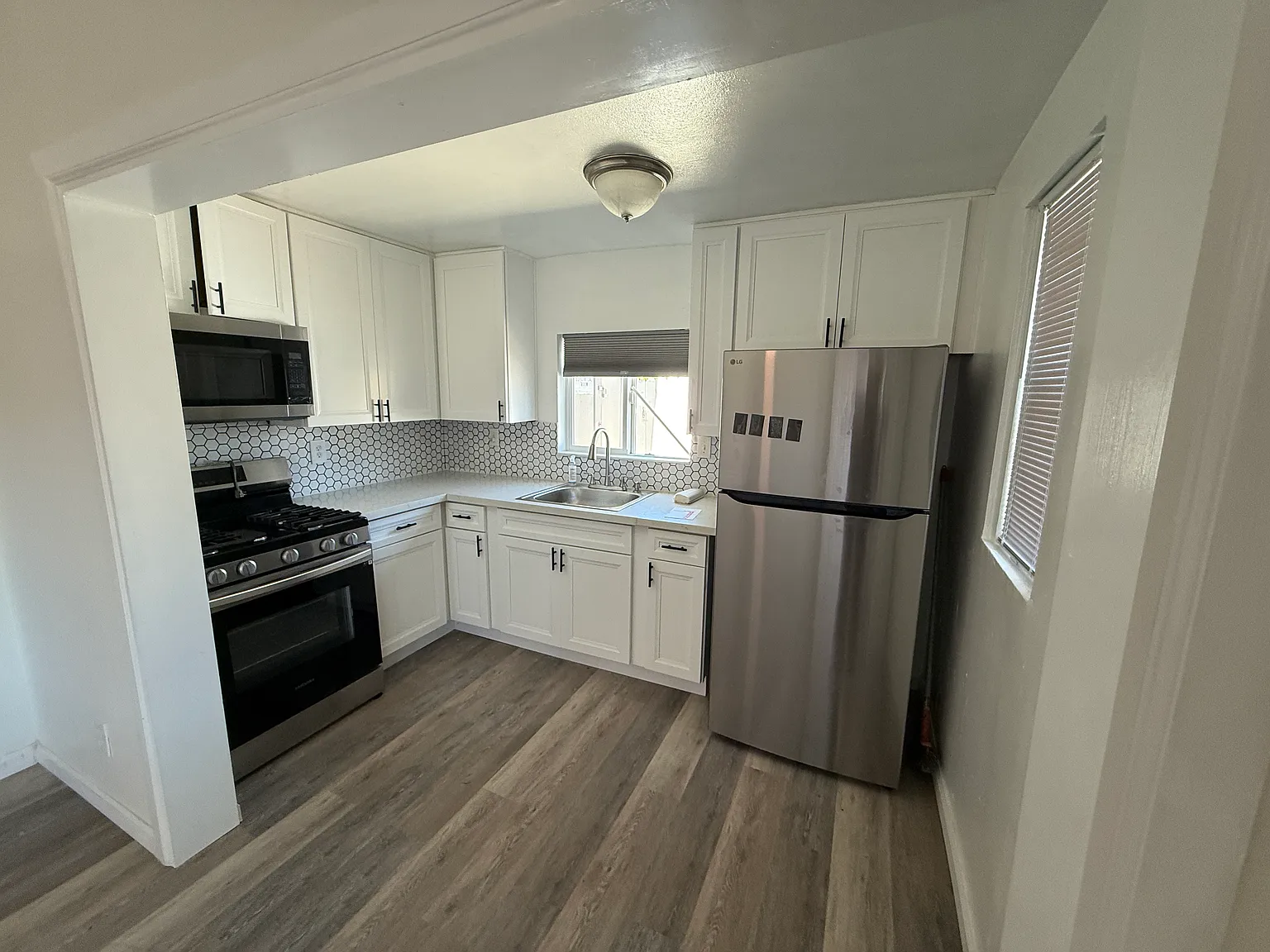 1 bed, 600 sqft, $2,045 — Photo 3