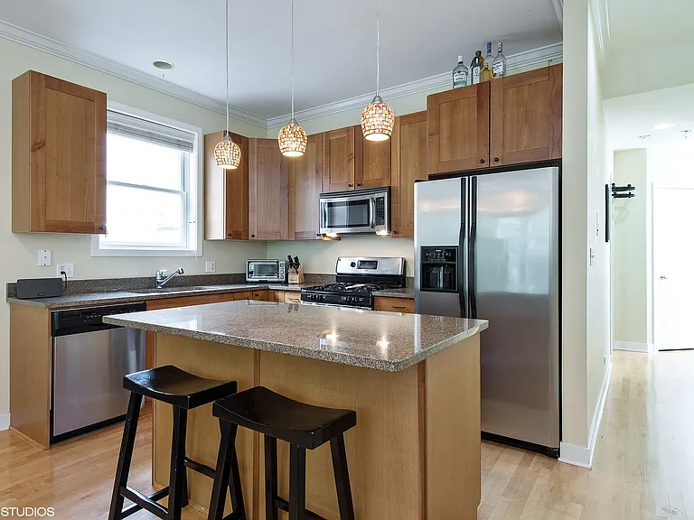 1073 N Paulina St #2 — Photo 5
