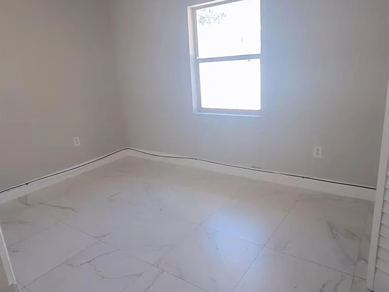 616 NW 5th Ave #2 — Photo 9