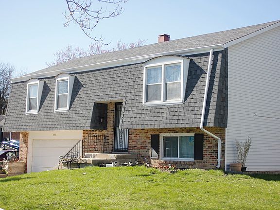 2nd image of 690 Cynthia Ln