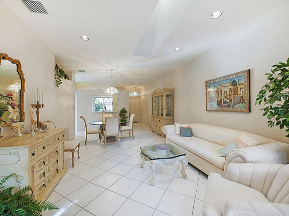 3rd image of 10720 Royal Caribbean Cir